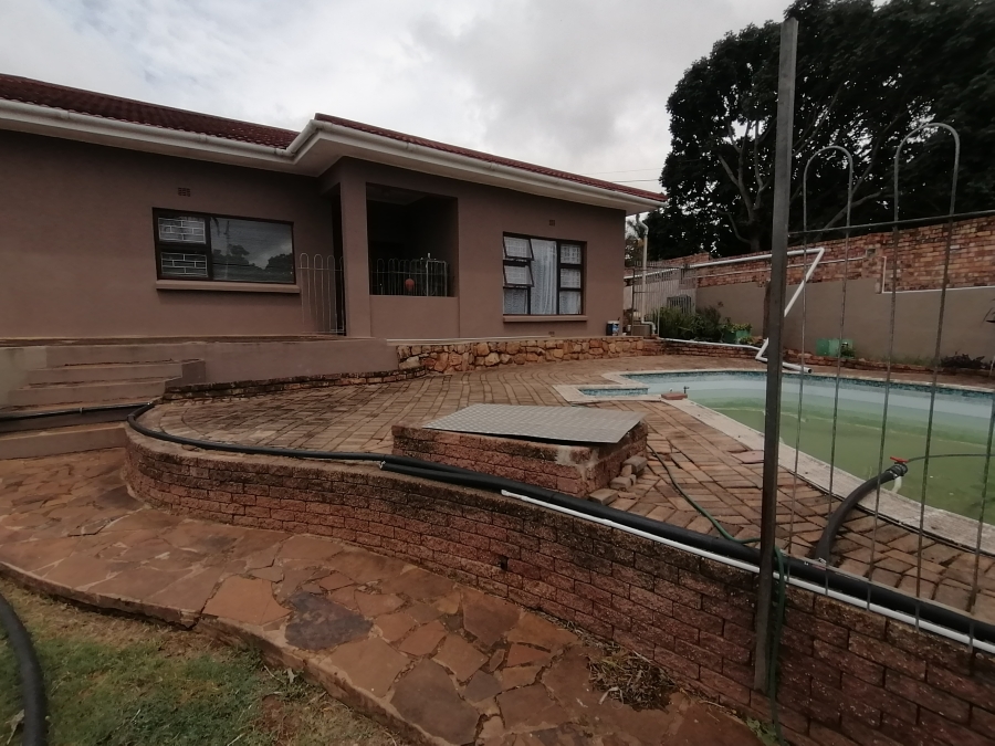 4 Bedroom Property for Sale in Mosel Eastern Cape